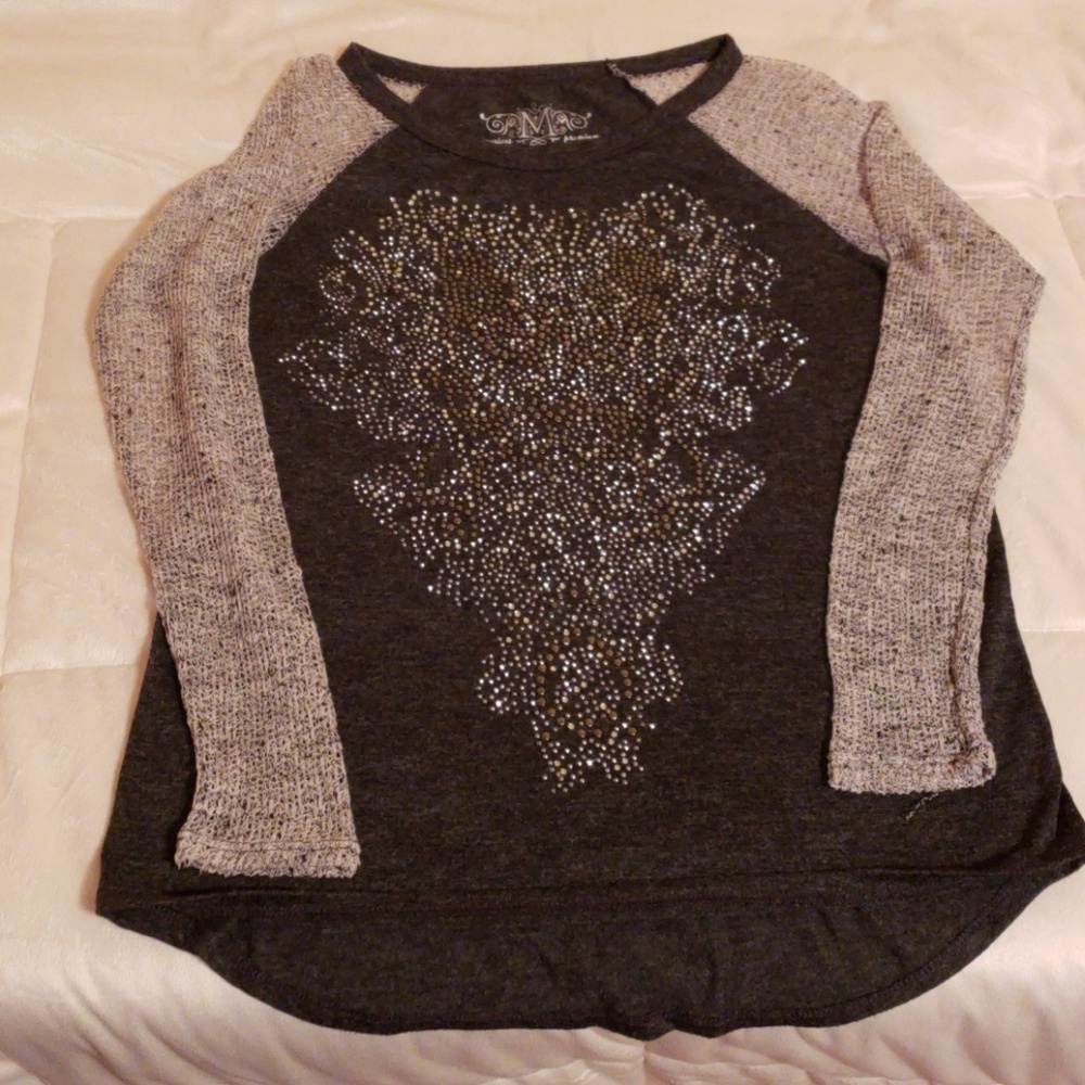 Maurice's long sleeved tee with silver detail.